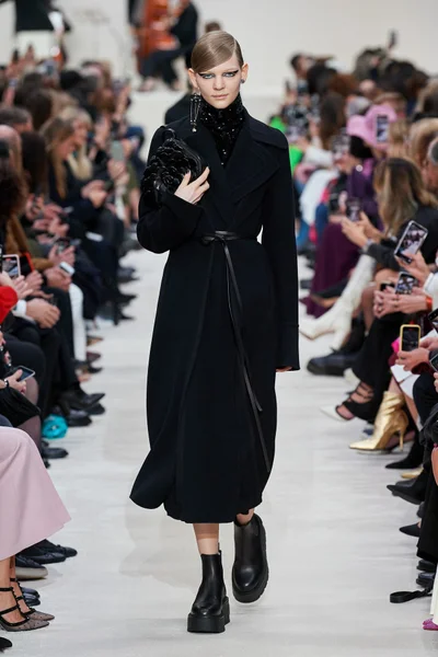 Look 1